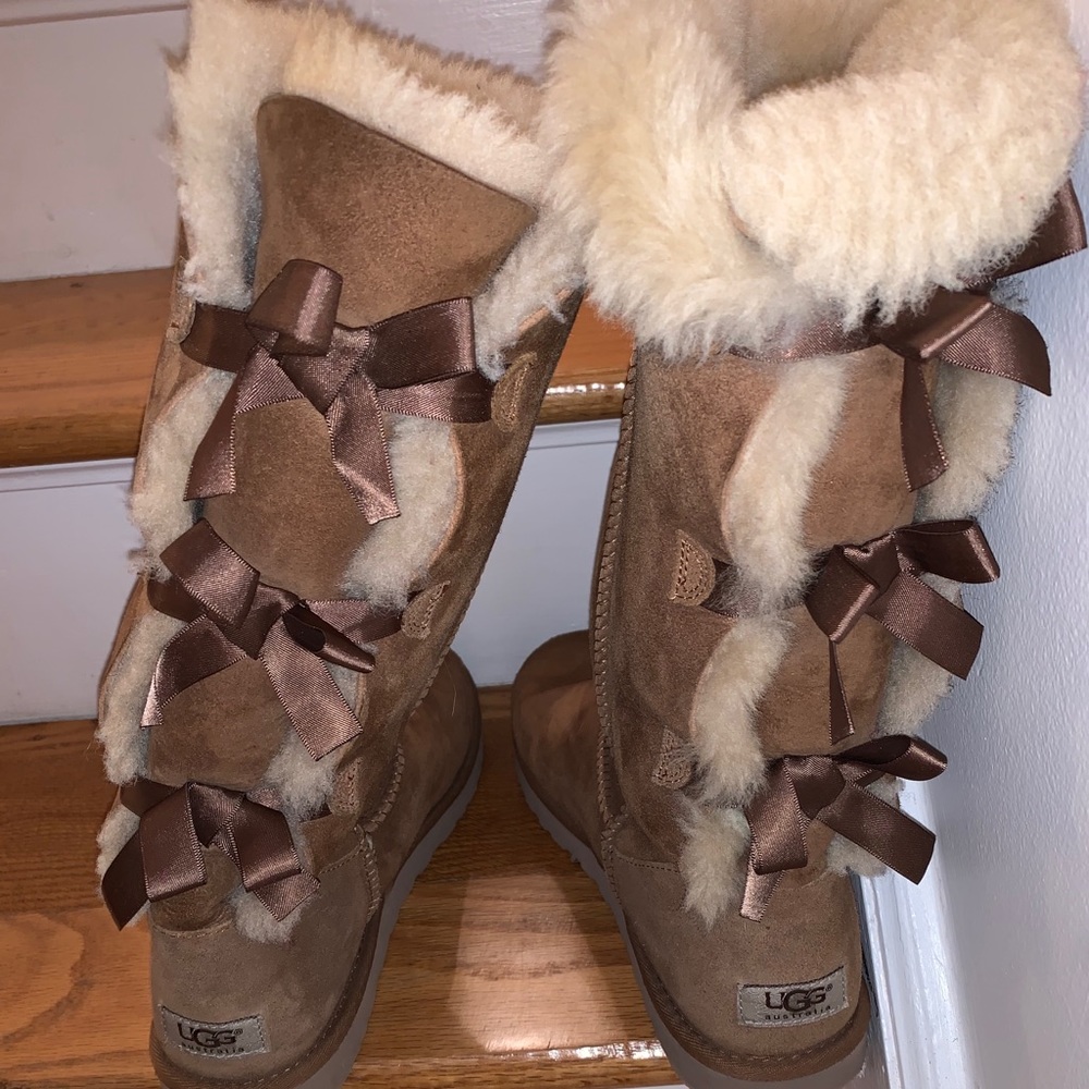 Tall Ugg Bailey Bow - Picture 1 of 8